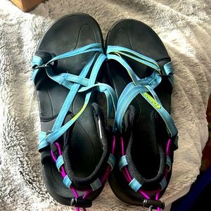 Columbia walking sandals